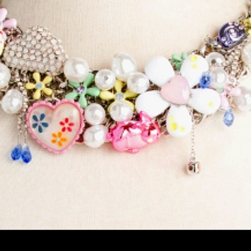 🐇▪️Betsey johnson▪️ flower easter bunny bib statement 19in necklace - Picture 6 of 13